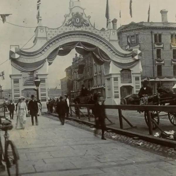 Arch at Wellington Place