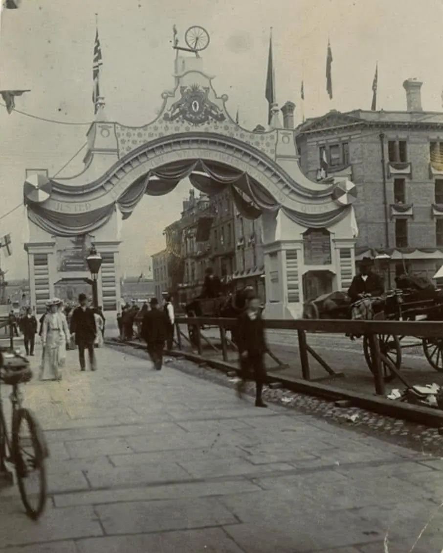 Arch at Wellington Place Arch at Wellington Place