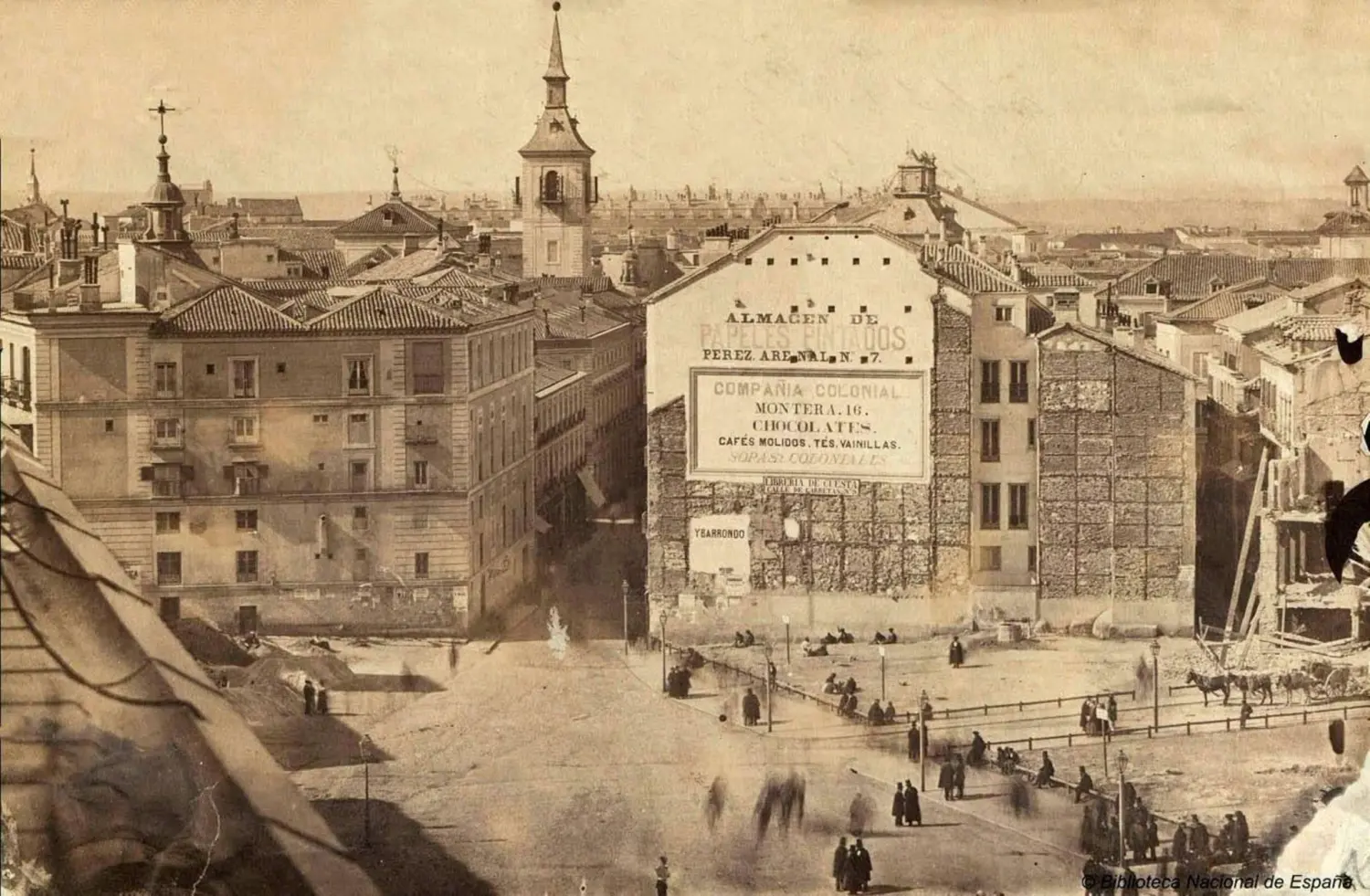 La Puerta del Sol e inicio de la calle Arenal