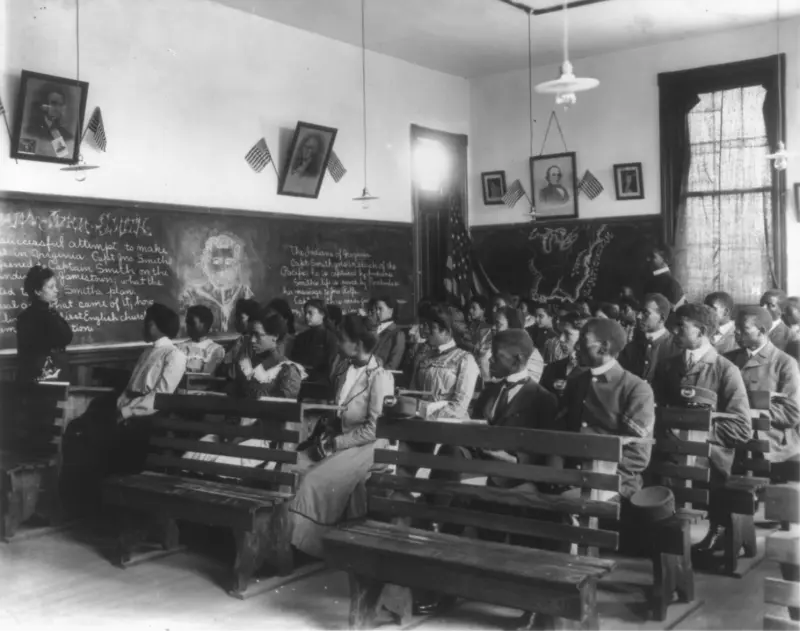 A history class conducted at the Tuskegee Institute