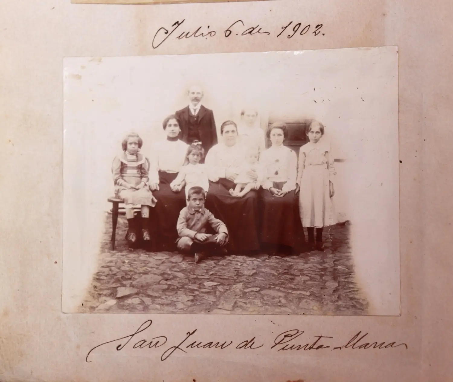 Grupo familiar en San Juan de Puntallana