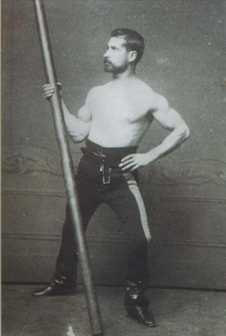  JULIO POL: CAPITÁN DE HÚSARES Y MASÓN 