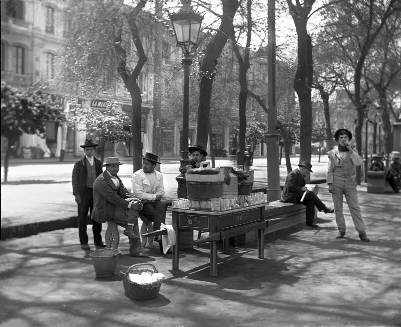 VENDEDOR DE MATE CON HUESILLOS