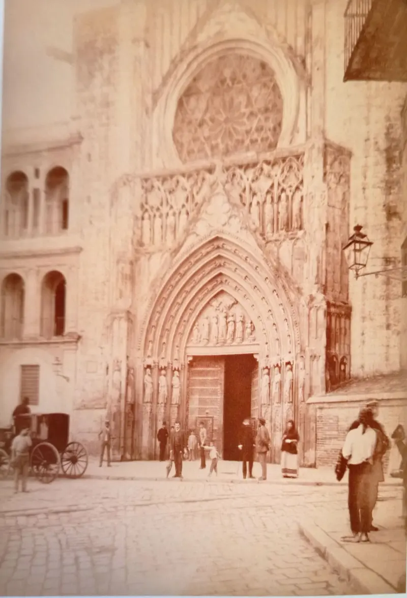 Puerta de los Apóstoles