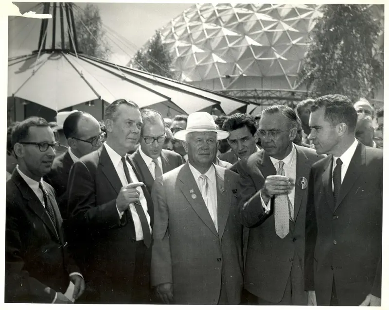 Nixon and Khrushchev at VDNH