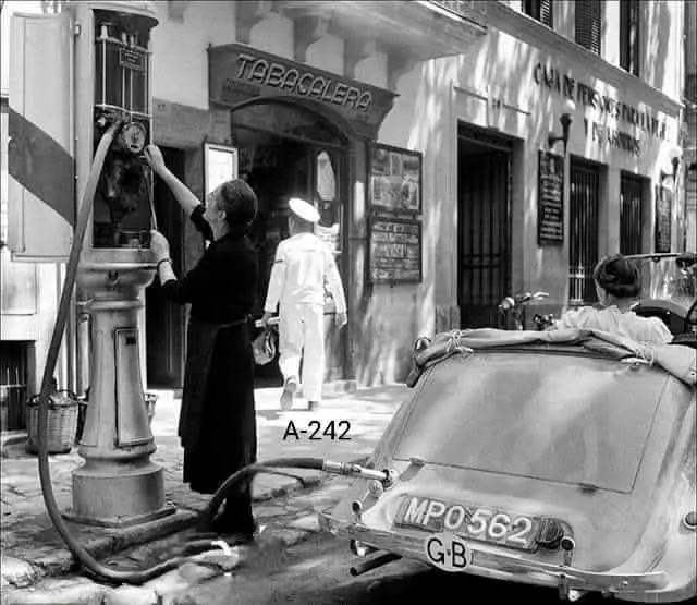 Antiguo surtidor de gasolina