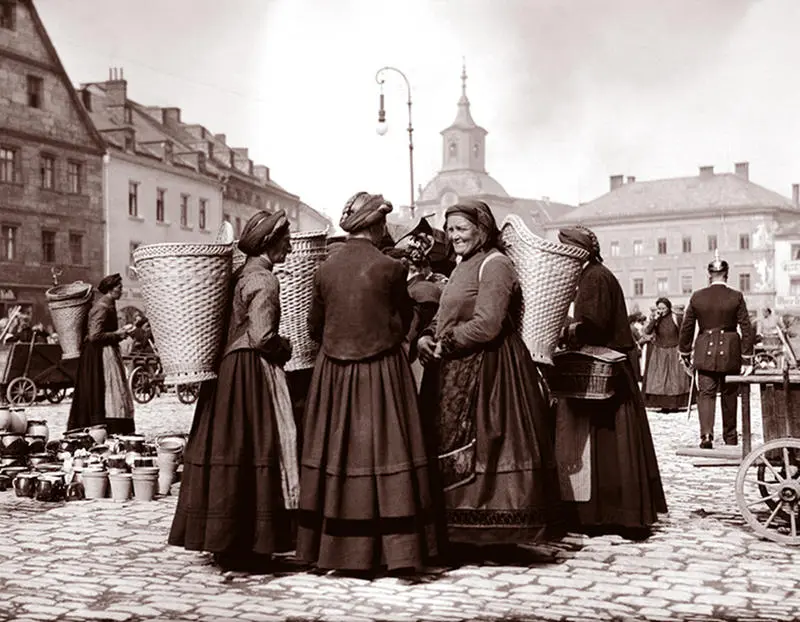 Women in the market