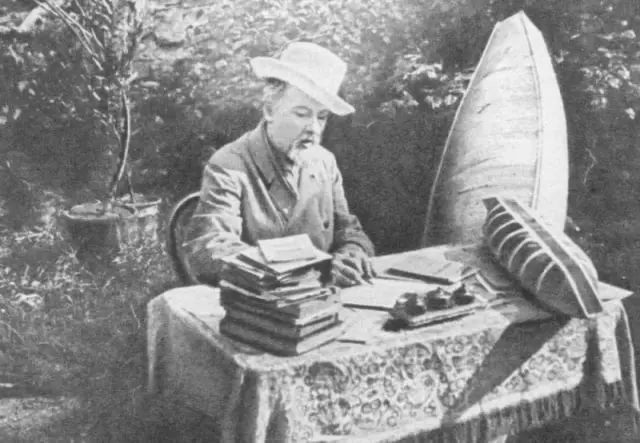 K. E. Tsiolkovsky, the founder of our cosmic thought, is at work