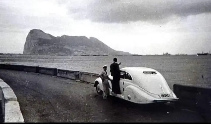 Con el Peñón de Gibraltar al fondo.