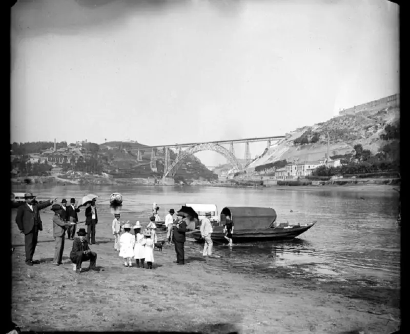 Barcos de passagem no areinho