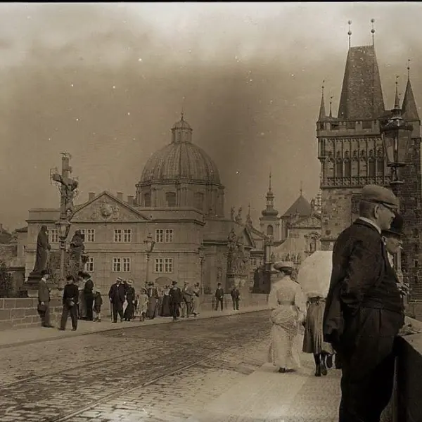  Charles Bridge 
