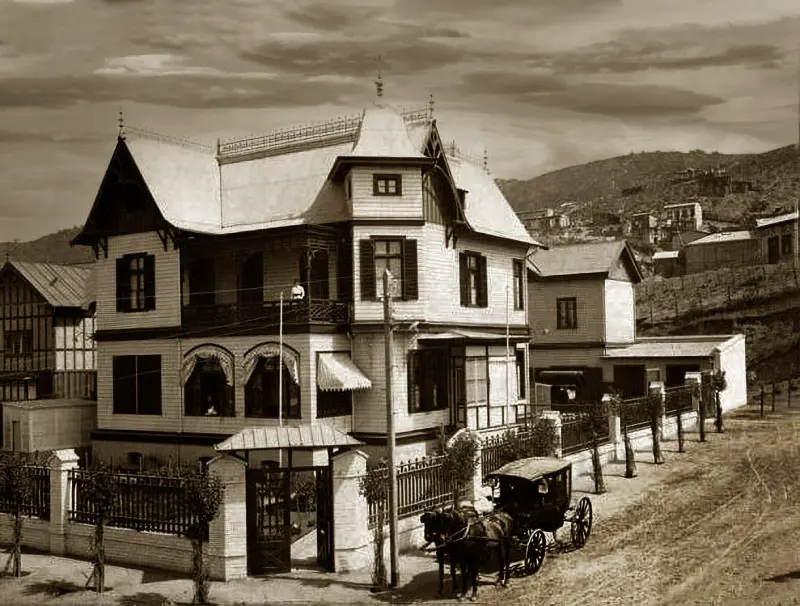 CASA EN SUBIDA AGUA SANTA