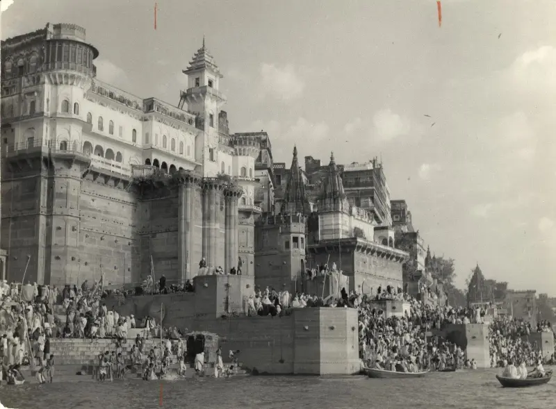 Hindu Pilgrims mass on the ghats on Ganges River