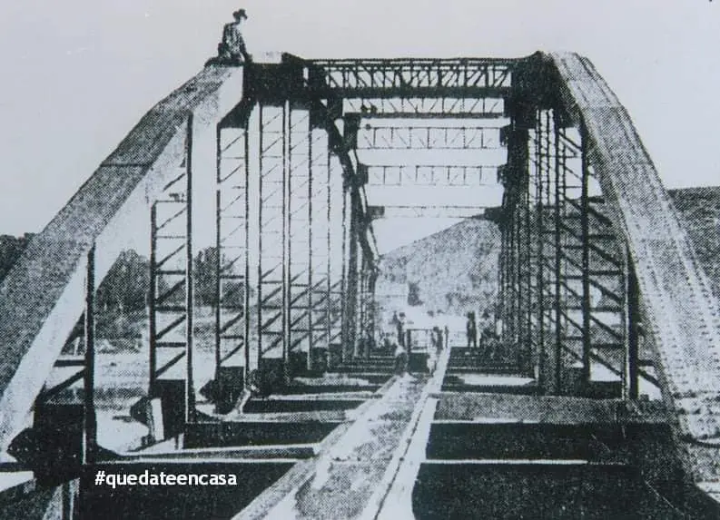 CONSTRUCCIÓN DEL PUENTE DE HIERRO