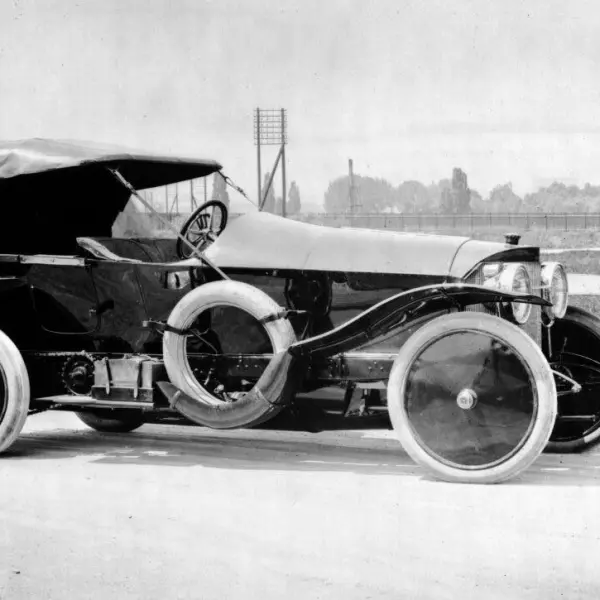 THE FIRST CAR IN SAUDI ARABIA.