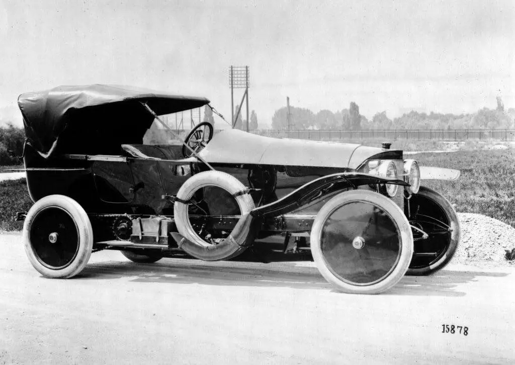 THE FIRST CAR IN SAUDI ARABIA.