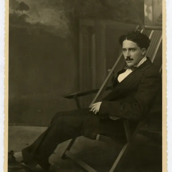 Autorretrato del fotógrafo Aurelio Pérez Rioja