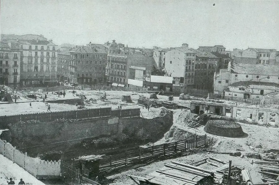 Plaza del Callao cuando estaba siendo reformada.