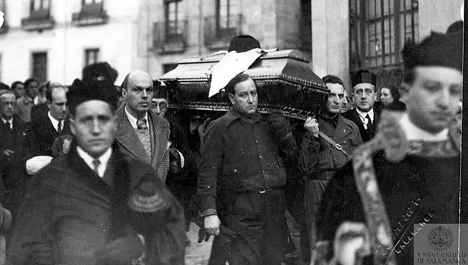 ENTIERRO DE MIGUEL DE UNAMUNO