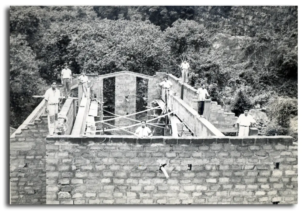 Construcción central eléctrica El Mulato