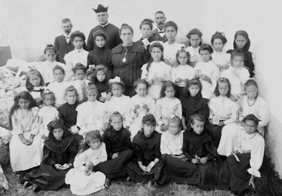 Escuela femenina en Puntallana.