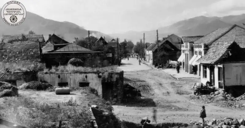 The end of Great Street behind the bazaar