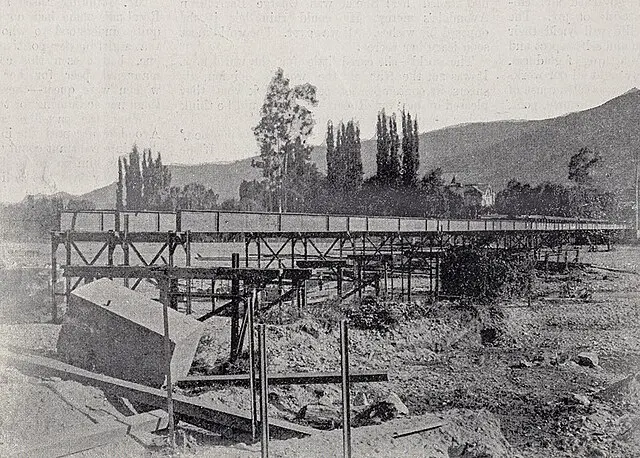 Puente en construcción – Progreso sobre el paisaje