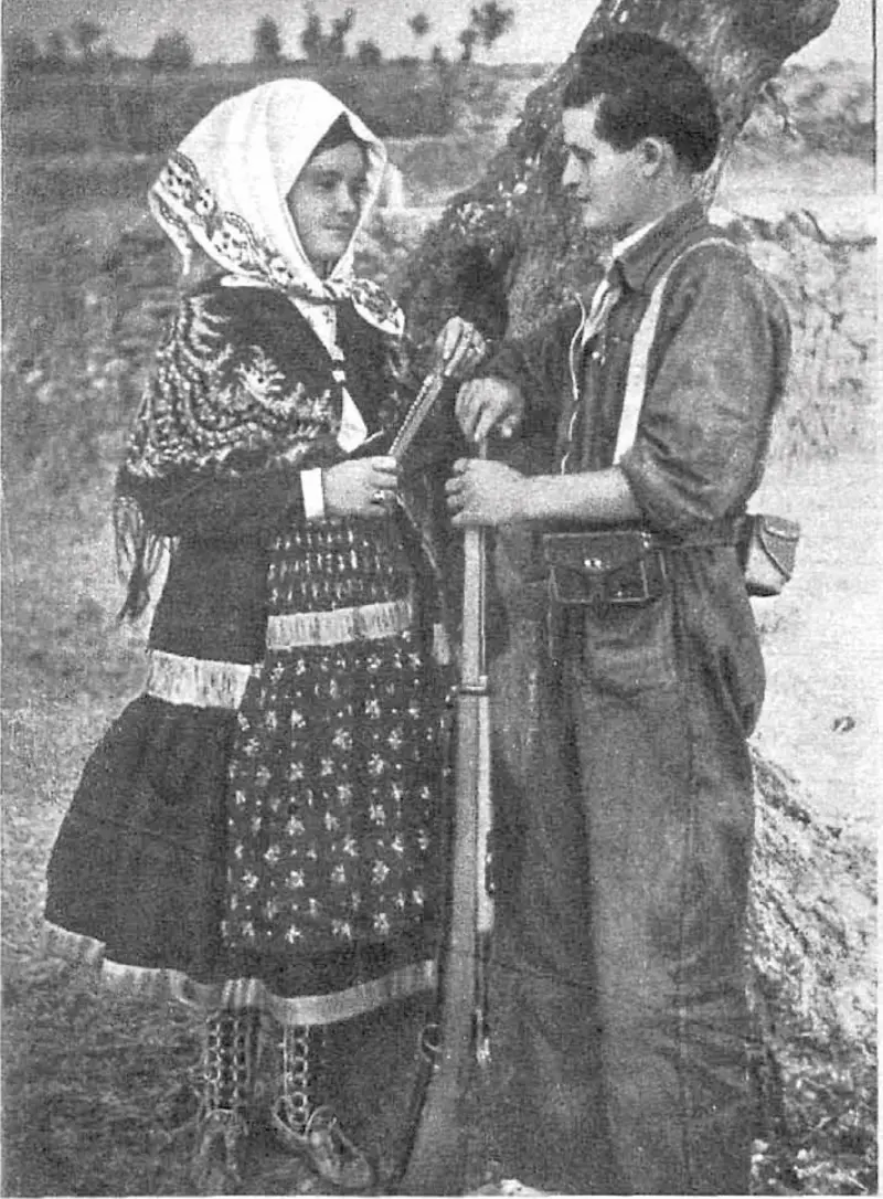 MILICIANO Y LAGARTERANA