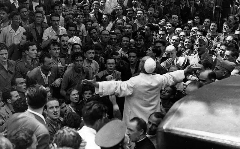 Pope Pius XII visiting Rome after the bombing