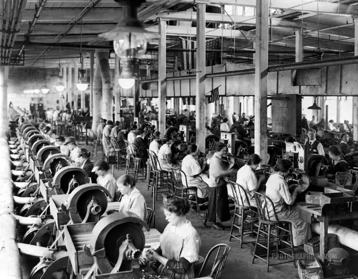 Manufacturing at the Colt Browning machine gun factory