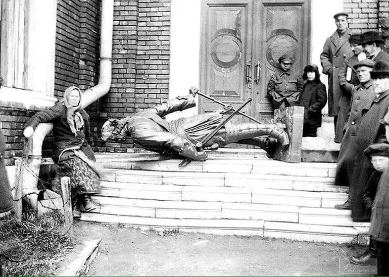 Communist monument to Peter the Great