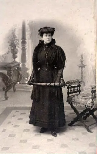 Retrato de mujer sin identificar.