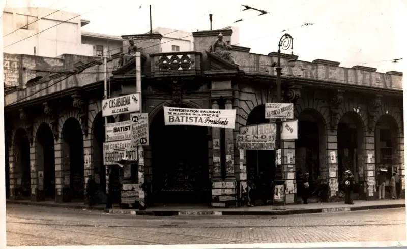 Calles Reina y Galiano 
