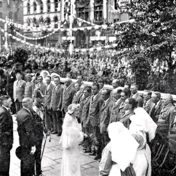 King George VI and Queen Elizabeth 