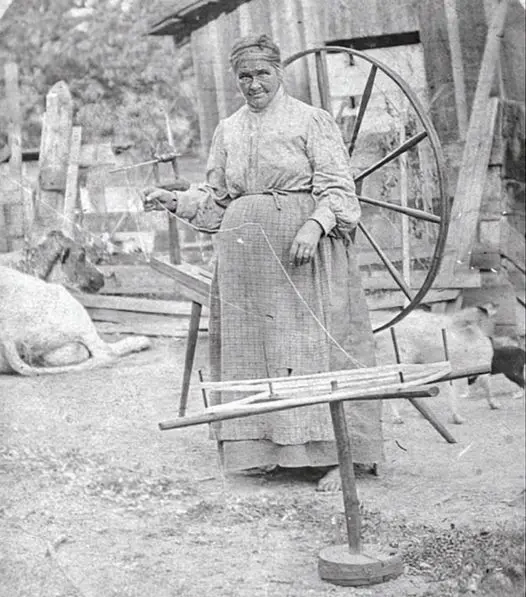 Mujer con rueda giratoria