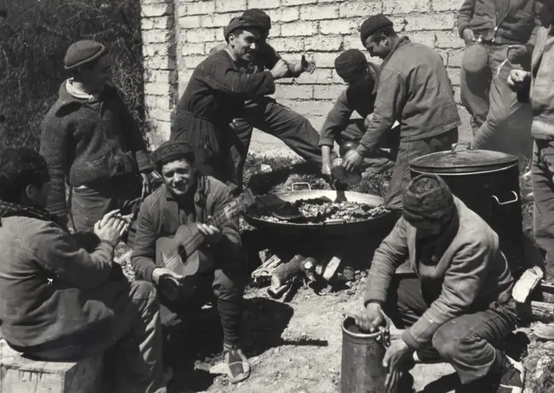 Dia de Paella durante la guerra civil.