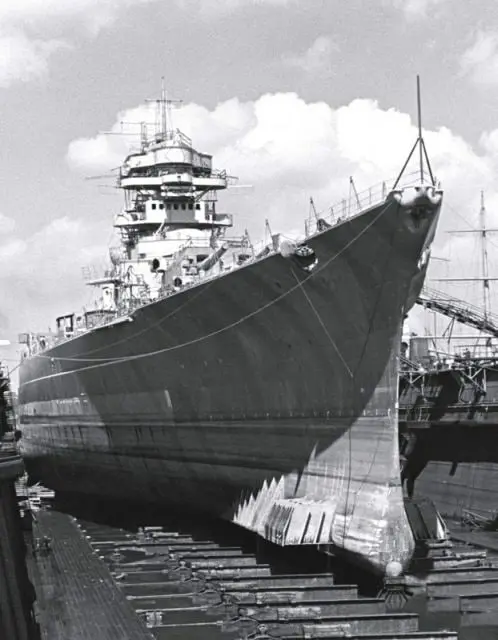 Construction of the battleship Bismarck at the Blom & Voss dry dock