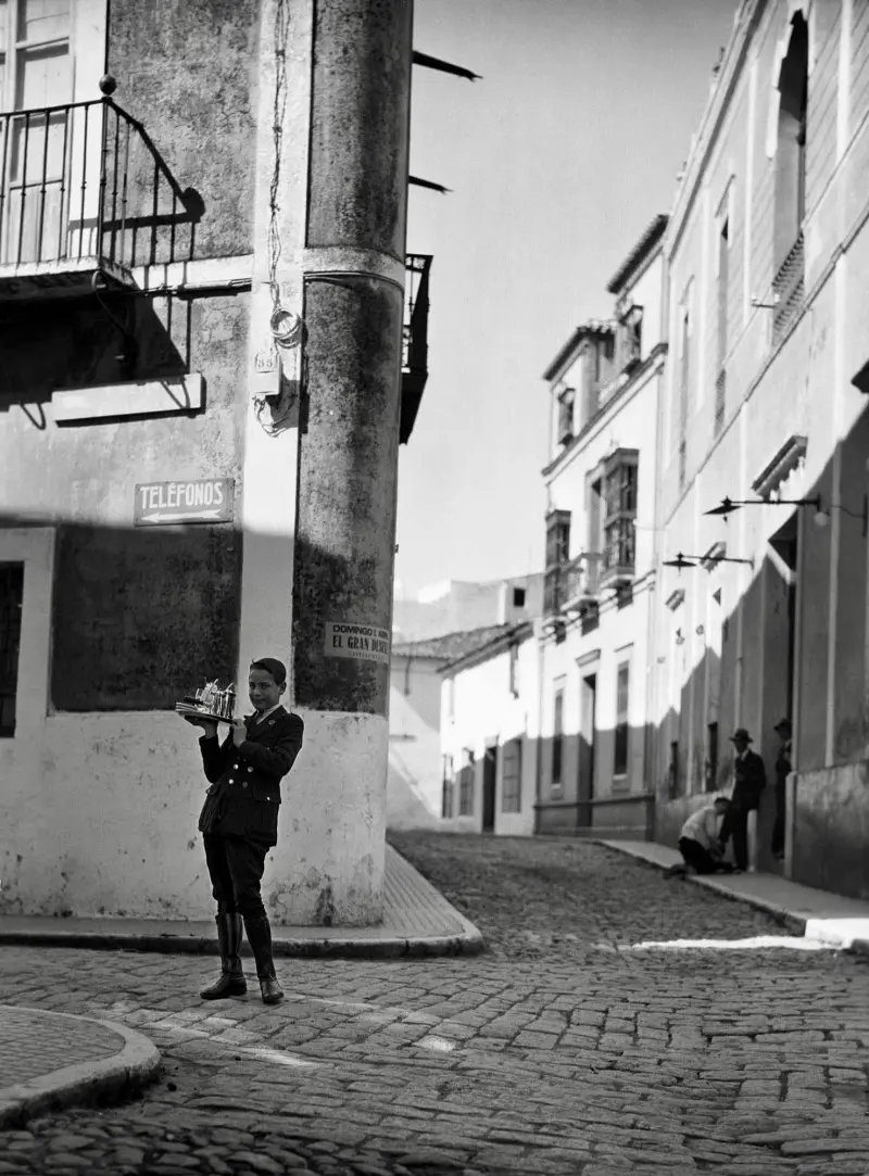 Botones del Casino y limpiabotas con el Alcalde.