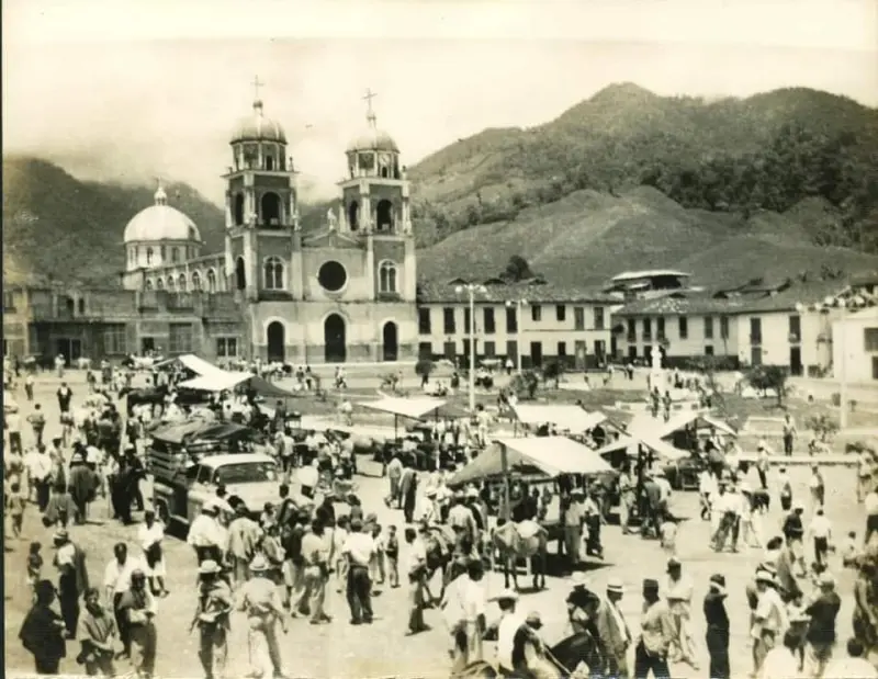 Donde la vida giraba en torno a la plaza