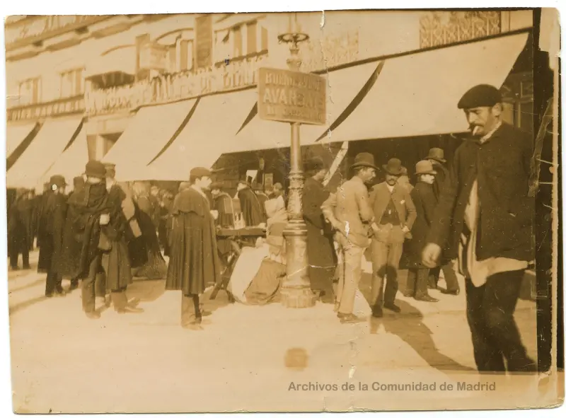 PUERTA DEL SOL CON EMBOZADO