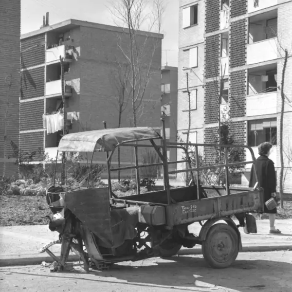 Motocarro abandonado