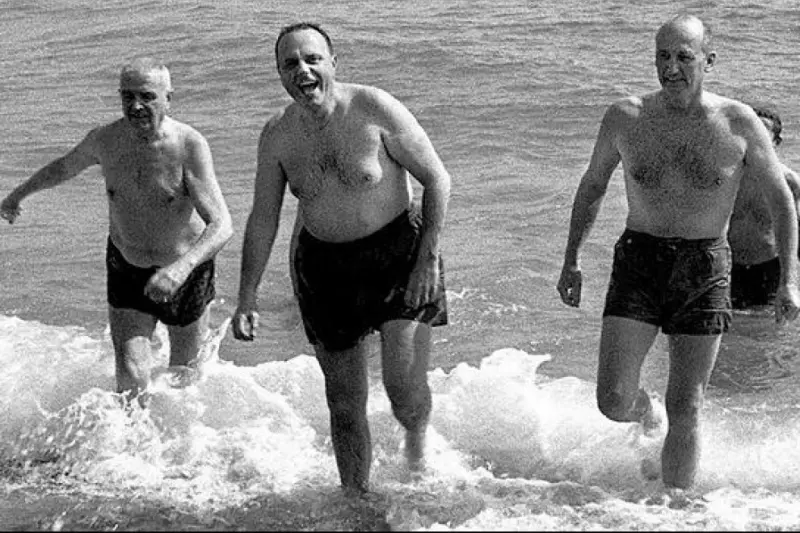 MANUEL FRAGA Y EL EMBAJADOR U.S.A.