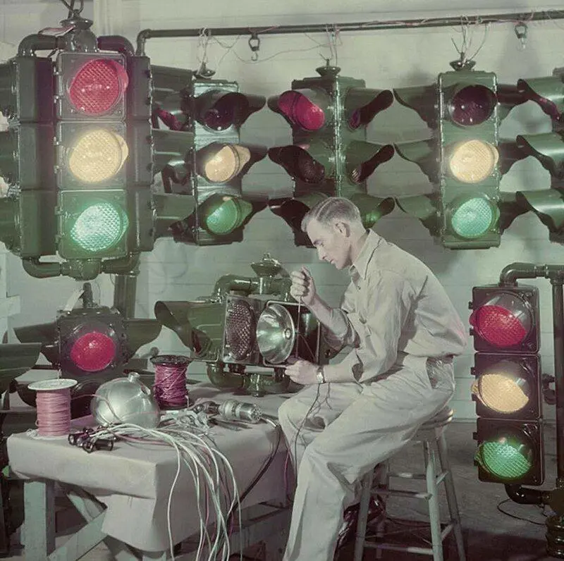 Manufacturing Traffic Lights