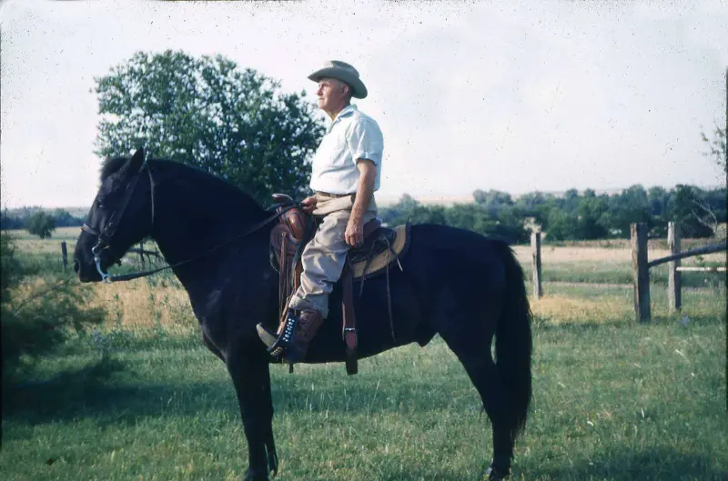 Sam Davis Rector (1882-1971), on his horse Smokey
