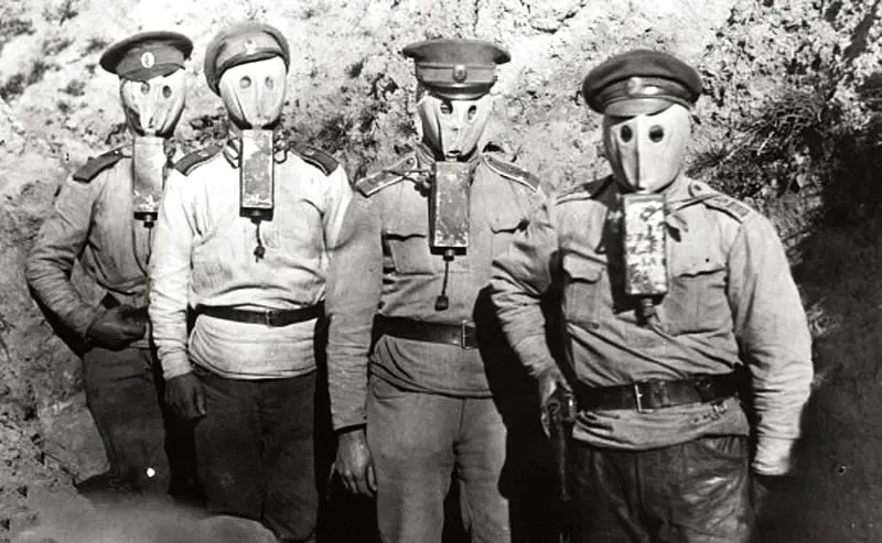 Russian soldiers and officers wearing Zelinsky gas masks