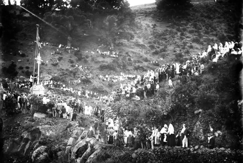 Fiestas de La Cruz - Cruz de Juan Mayor.