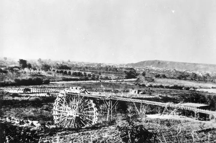 Water wheel in Zanja Madre
