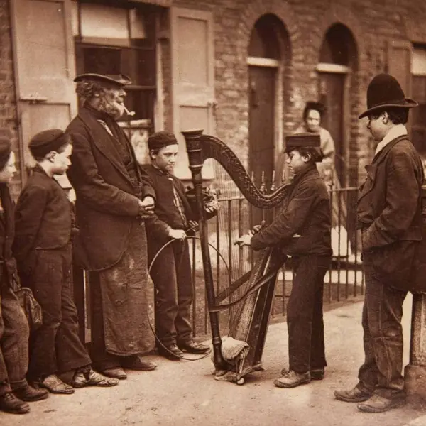 Italian street performers