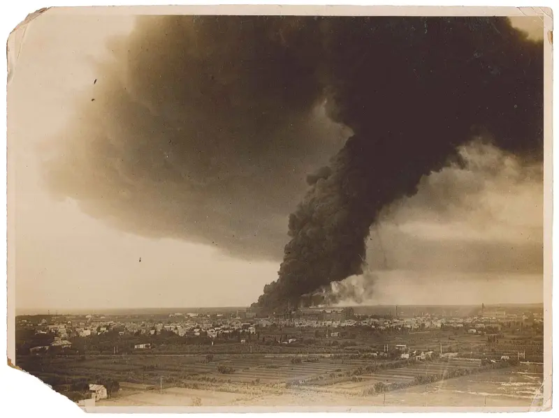 Incendio en los tanques de combustible de la empresa Cia. General de Combustibles