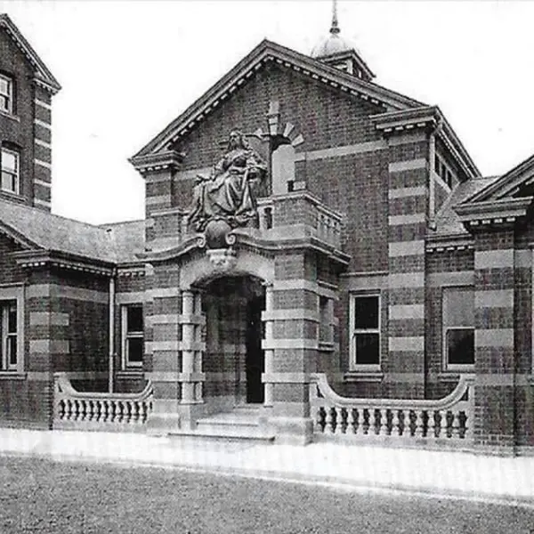 Entrance of Royal Victoria Hospital